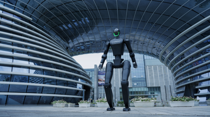 响应速度全球领先！Lumos鹿明”1秒起身”机器人突破行业极限(图1)